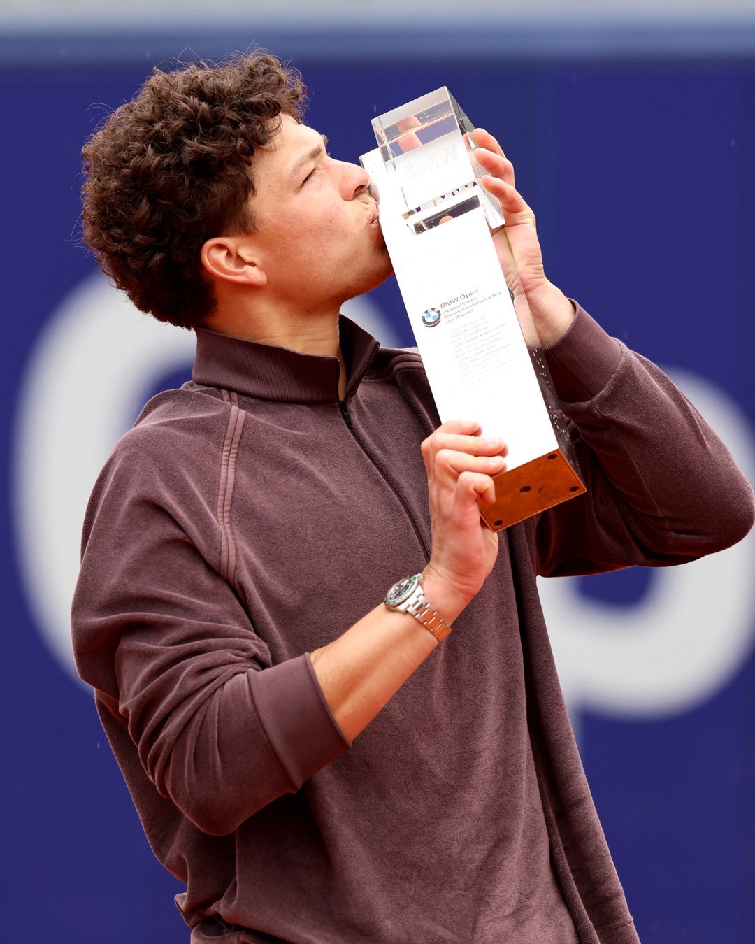 ATP 慕尼黑赛，谢尔顿以6-2/7-5击败科博利，夺得500赛第3冠、生涯第5