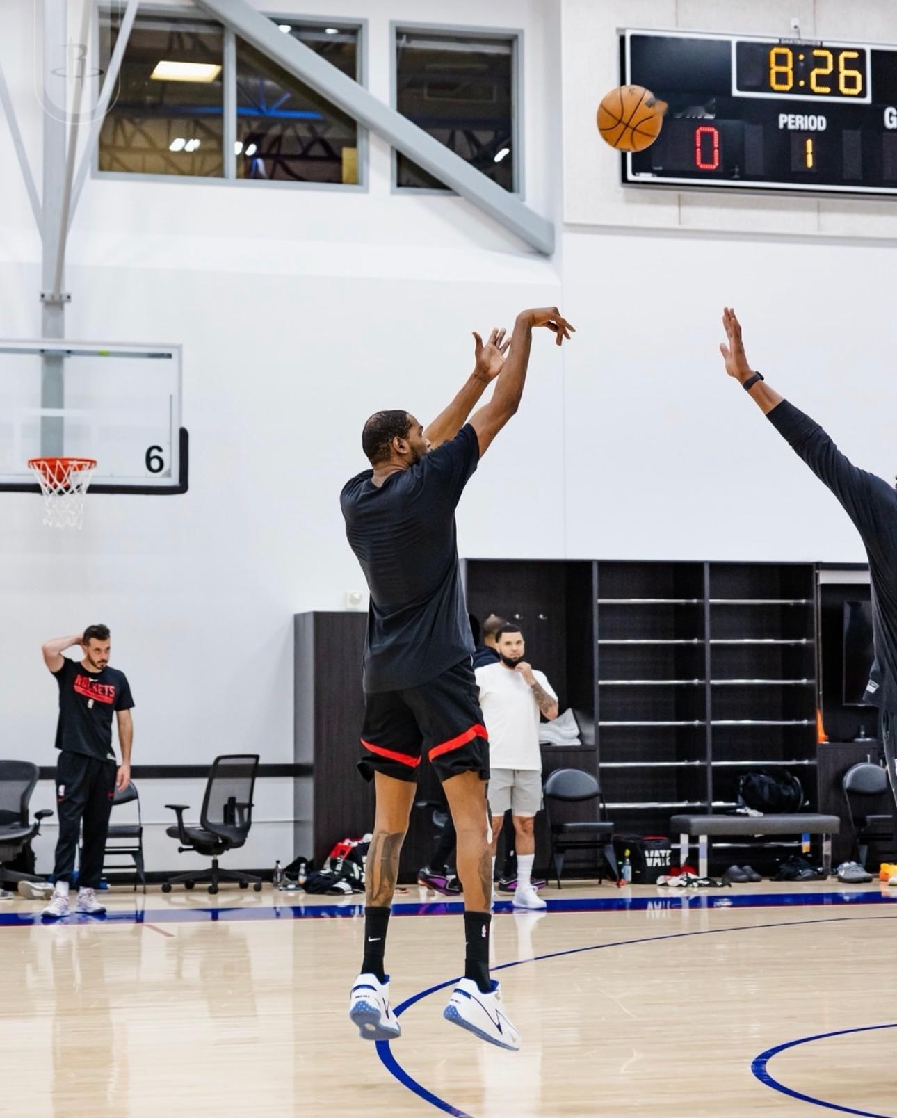 我比火箭球迷更关心阿杜的伤势！洛杉矶湖人火箭vs湖人