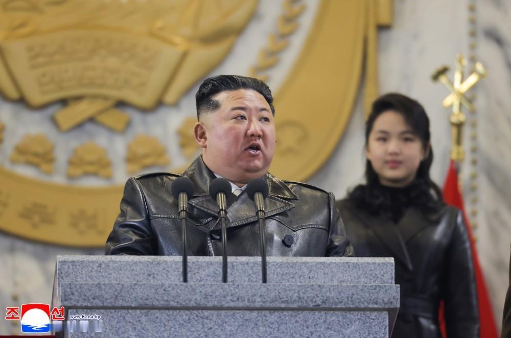 金正恩最新表态温差明显：可与美国友好相处，但韩国是永远的敌人

26日，朝鲜劳动