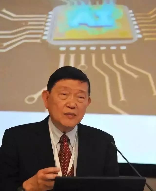 芯片这玩意儿，中国就是做不出来真让人憋屈。芯片制造是个超复杂的系统工程，涉及设计