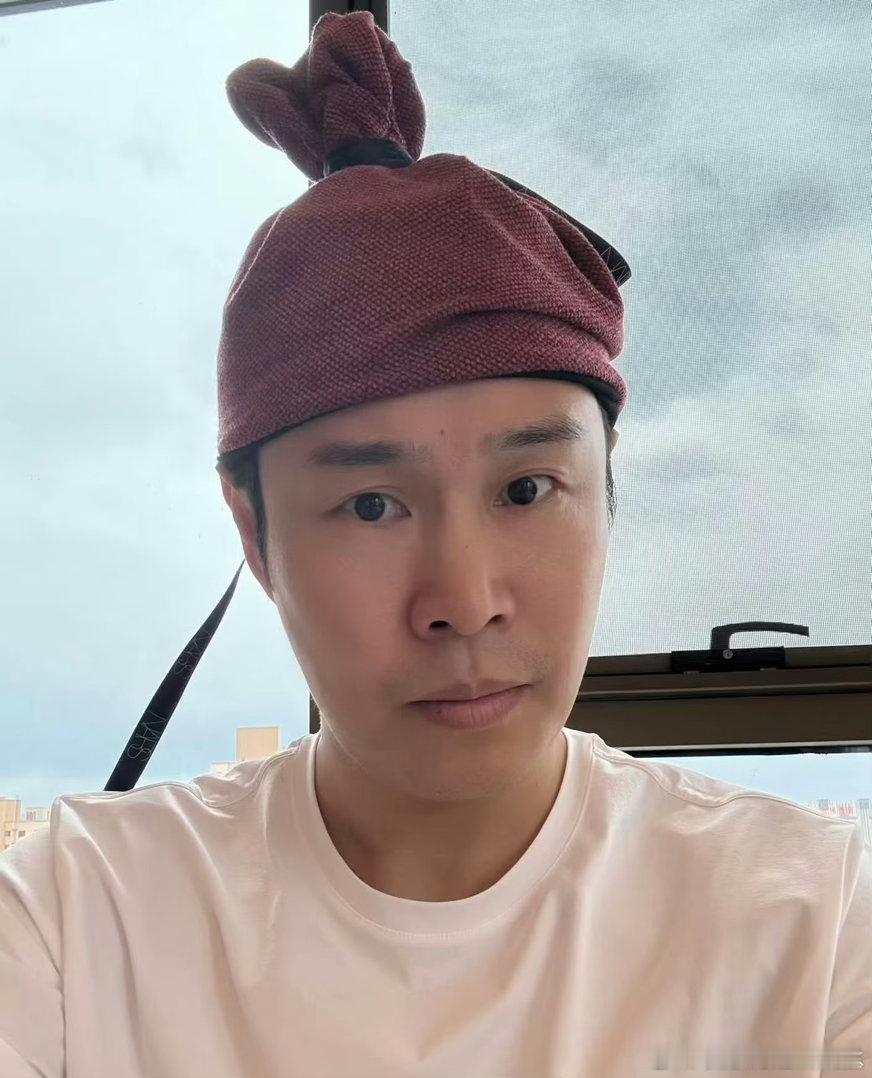 小沈阳带出一群小沈阳 小沈阳在披哥这是开宗立派了吧这波头巾文化输出属实防不胜防
