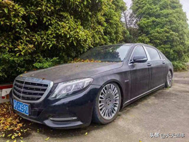 停放8年迈巴赫S400拍出33万，加4万停车费，这是捡漏还是接盘？