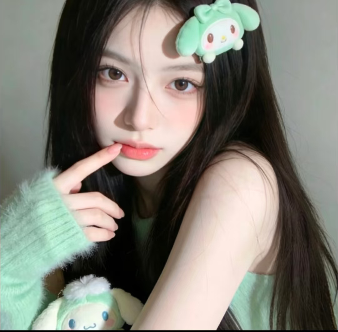 𝙒𝙚𝘾𝙝𝙖𝙩｜女生头像｜高级感女头｜自由感女头 | 氛围感头像 | 