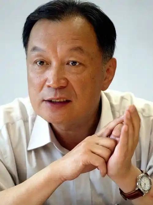 温铁军一句话，听得人脊背发凉！几千万先烈拿命打下的江山，几代人勒紧裤腰带攒下的家