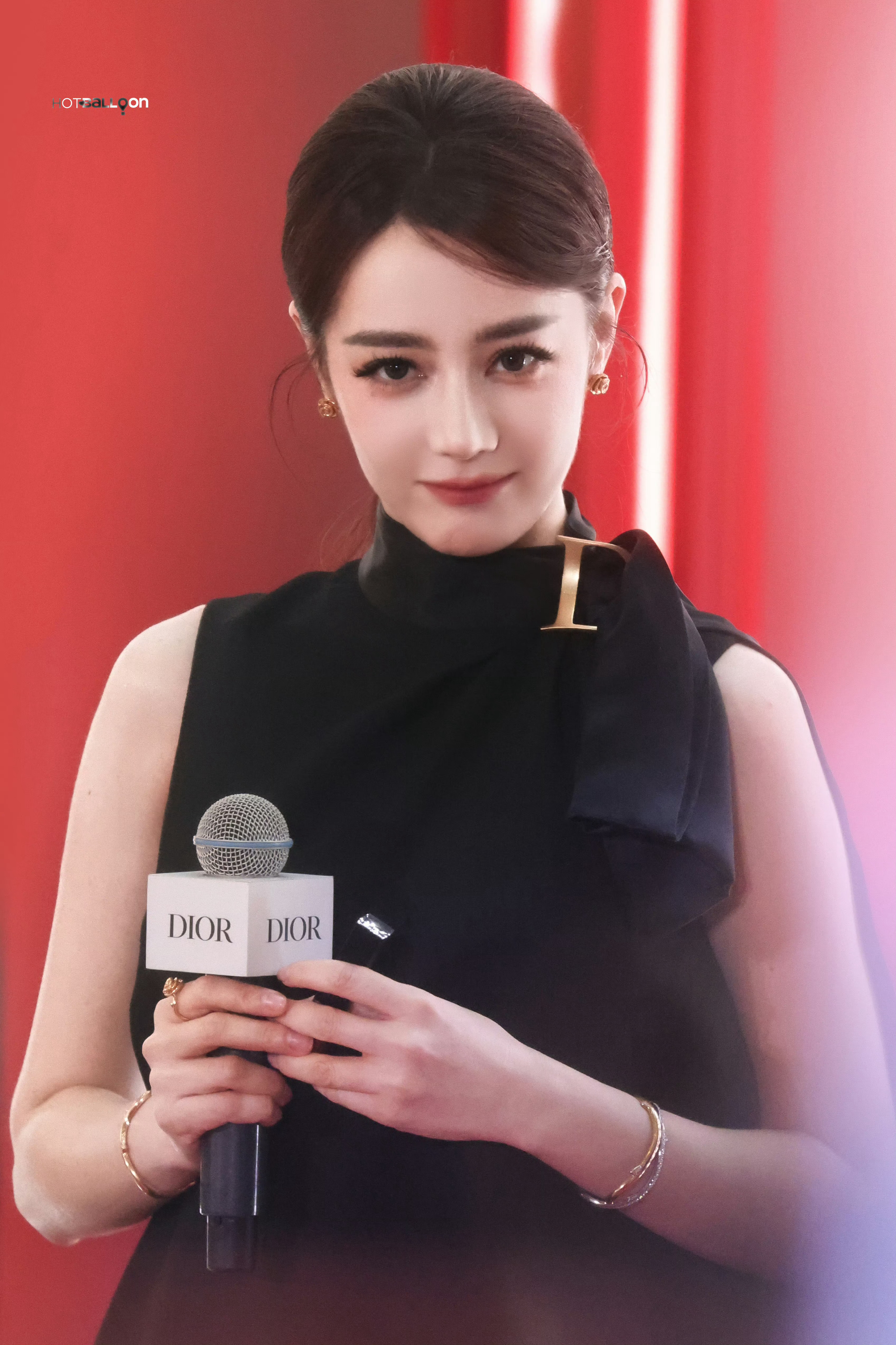迪丽热巴钰珑 dlrb 迪丽热巴功夫女足 dlrb 迪丽热巴卫蓝“我喜欢演戏，想