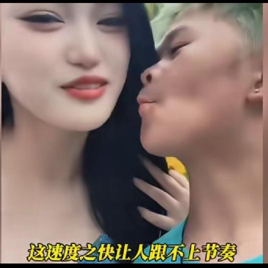 美女爱上傻子丑男，还自曝也怀孕两个月，想红想疯了。