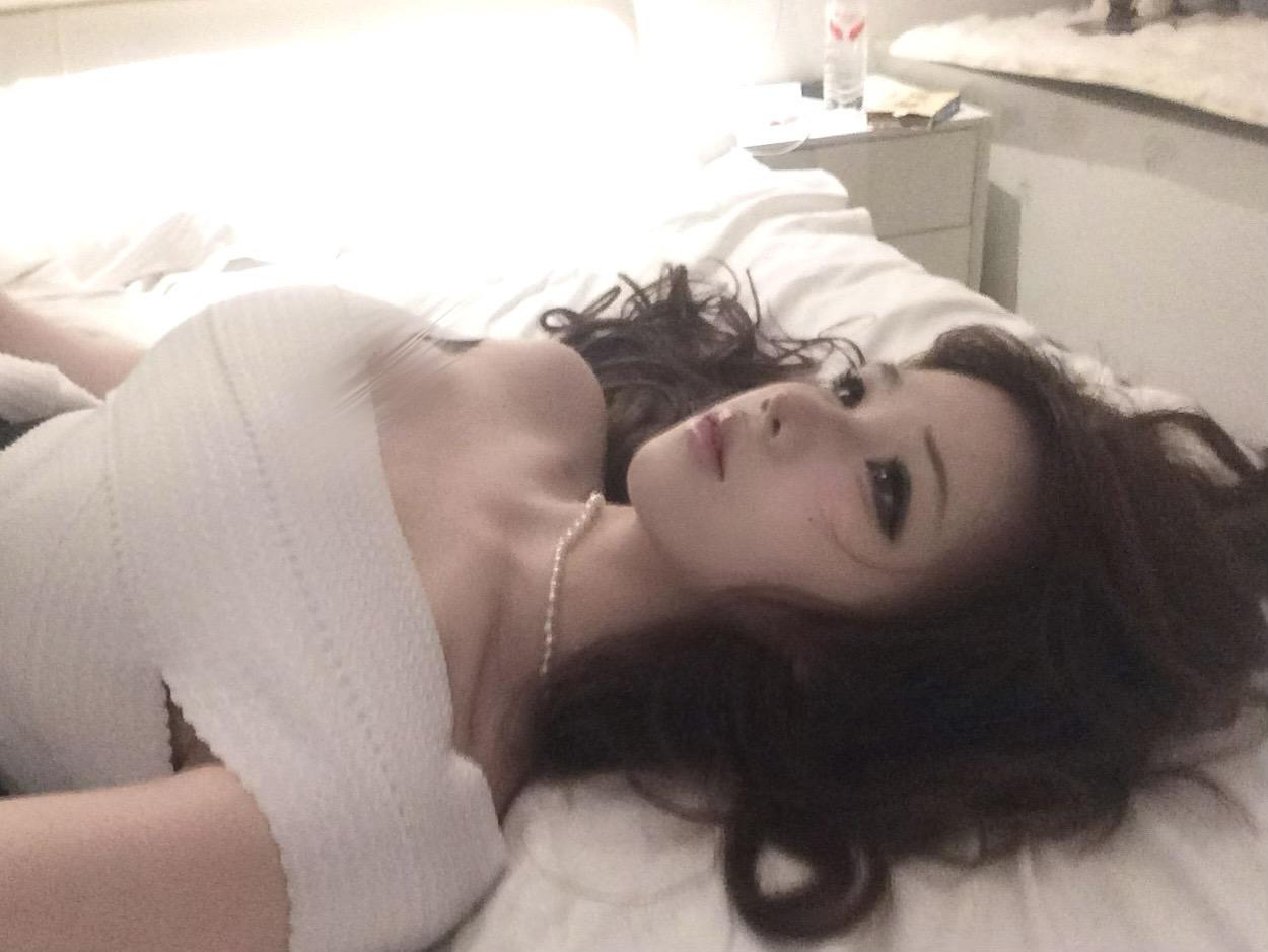 对你的感情 向上 成了谄媚 向下 成了眼泪