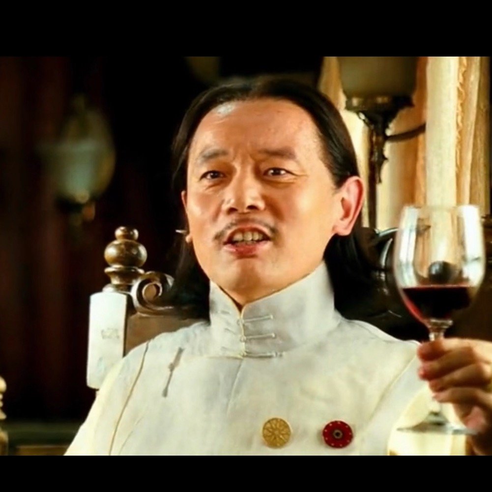 拿到护照了，本来我以为自己够丑了。没想到看到许多鱼跟个汉奸一样，我突然就释怀了。