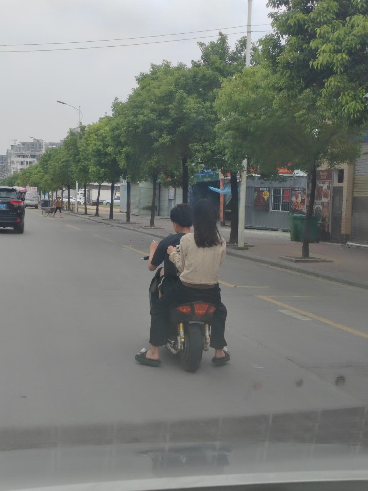 谁提供开这台车人的地址奖一个交警小熊？#严查改装车