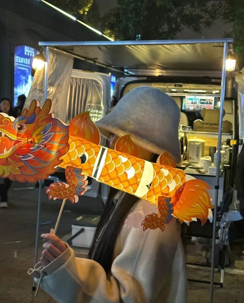 别把我的个性和态度混为一谈 我的个性是源于我是谁 而我的态度则取决于你是谁 . 
