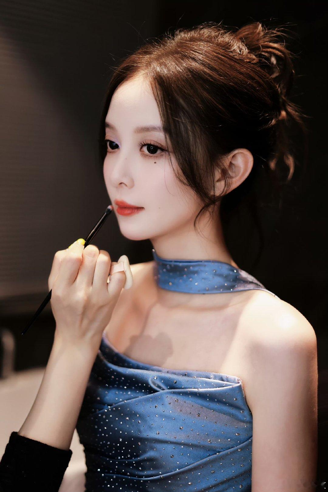 汪小敏周末河北开唱汪小敏河北舞台造型美出新高度汪小敏河北邢台开唱，美晕了 ​​​