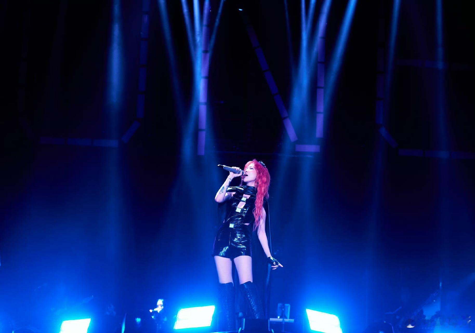 #乃万广州演唱会预售#马上就要开始啦，就在 11 月 13 日 12 点哦！乃万