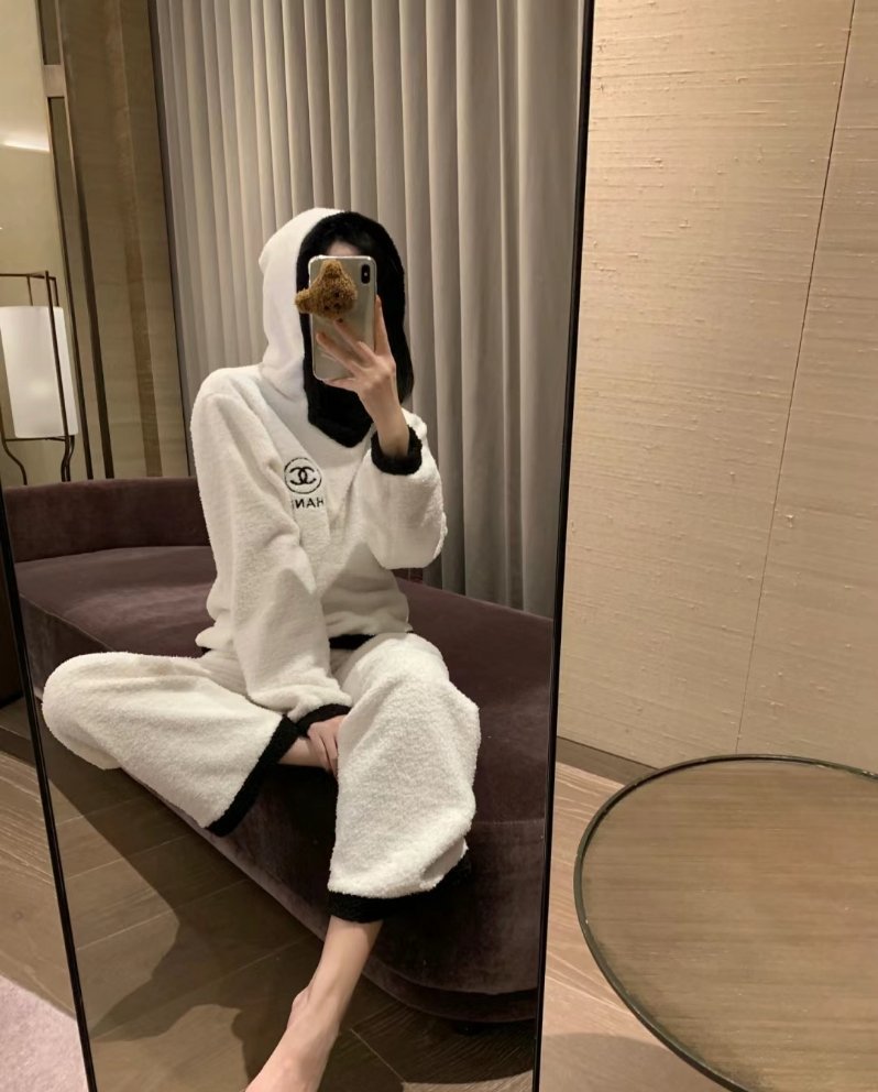 我们这代人算是废了：房奴多 车奴多 光棍多 离婚的多 负债更多 唯独钱少 头发少