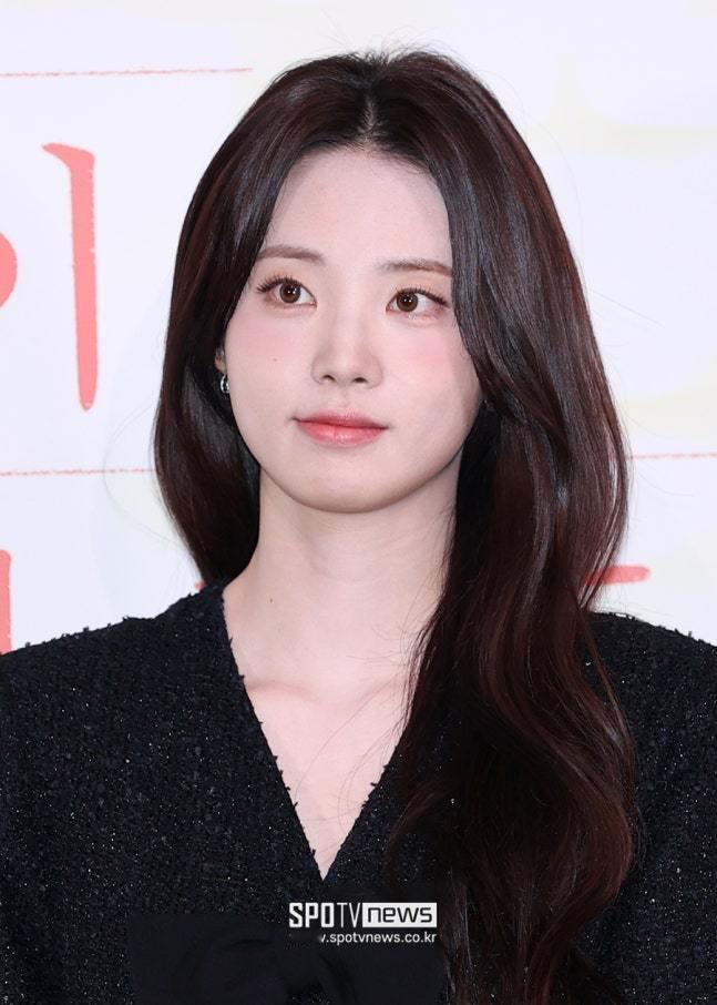 【独家】申诗雅将主演新青春爱情剧《不要翻过这堵墙》22日据SPOTV新闻采访，申