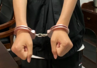 【母亲回应14岁女儿遭KTV服务员性侵】多方回应KTV服务员强奸14岁女生 河北