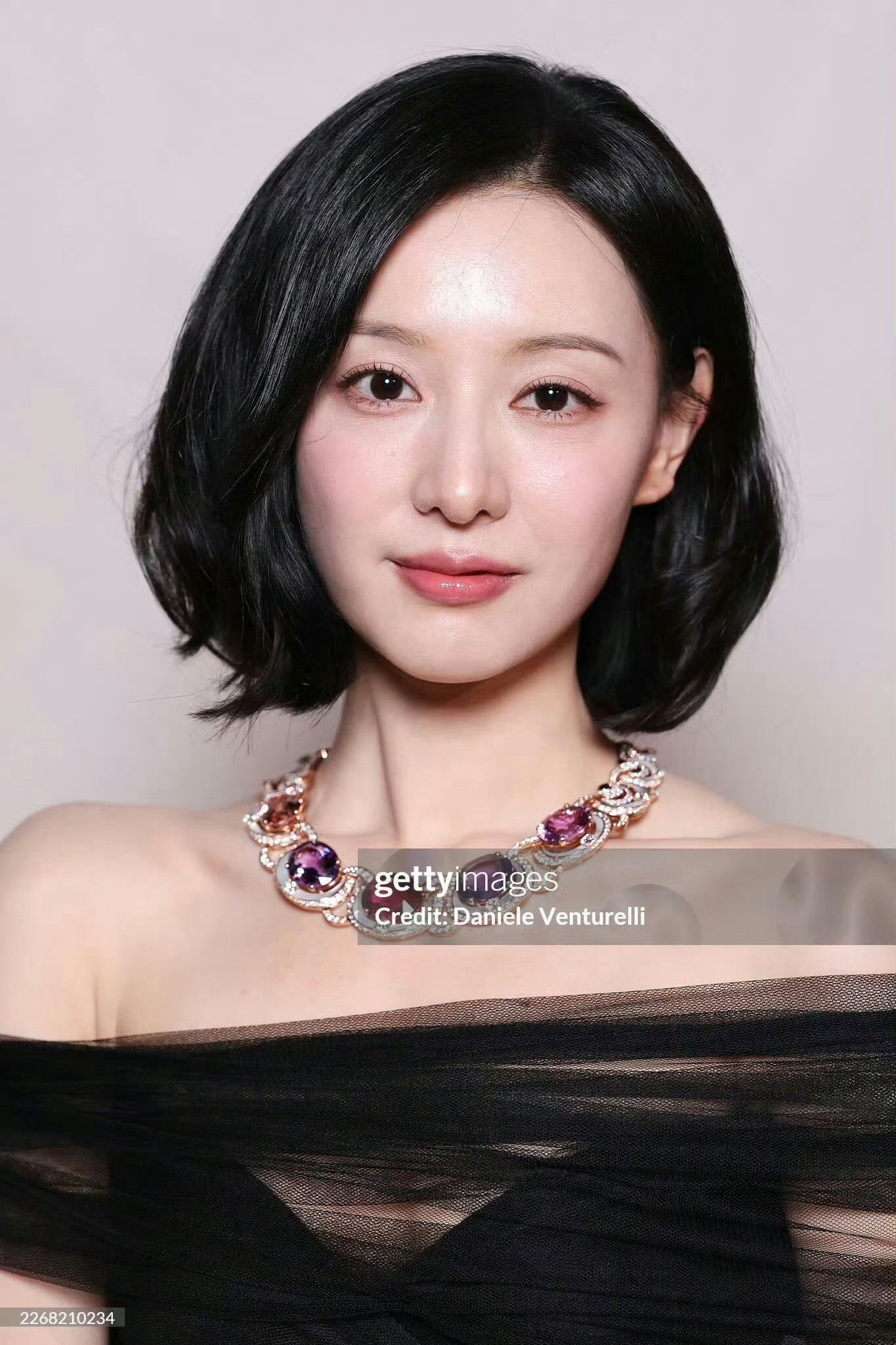 有作品有脸蛋有路人缘 