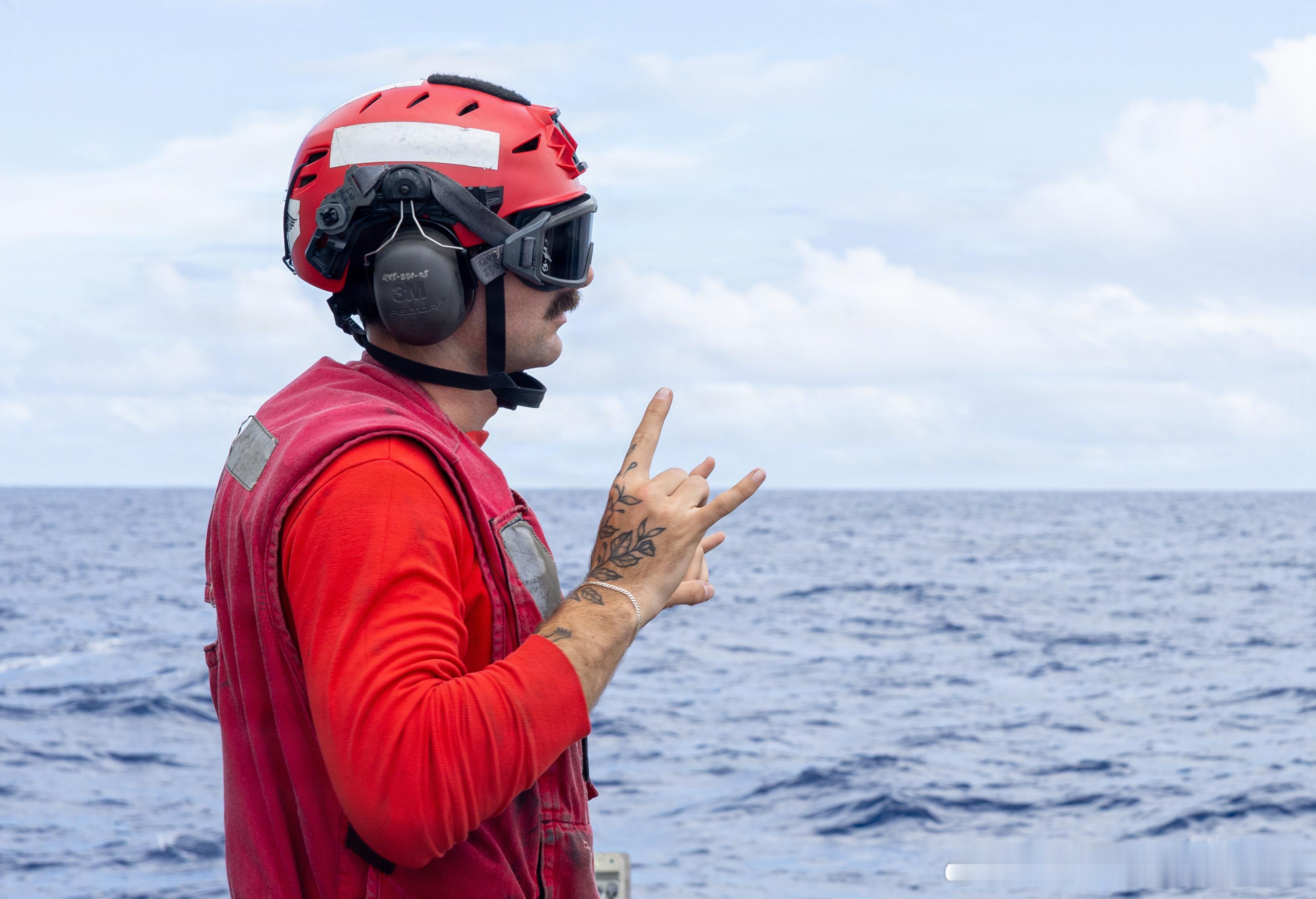 2026年7月25日，印度洋，USS Mustin (DDG 89) 