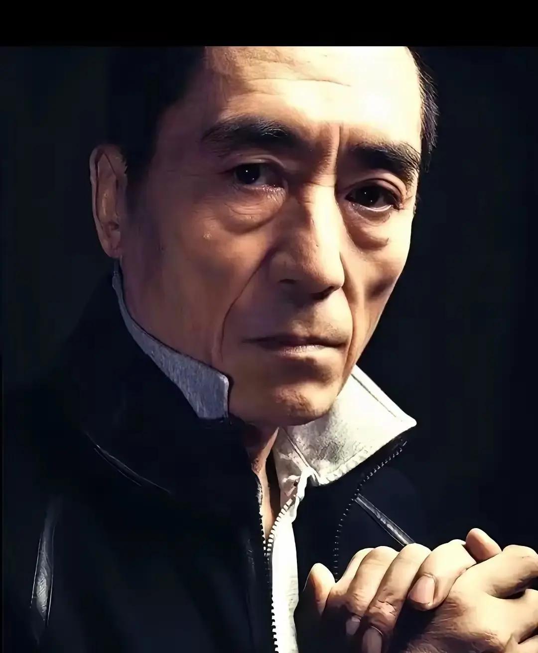 74岁张艺谋压上全部身家
 
3亿砸进两部新片，北京700平别墅已抵押。银行放款