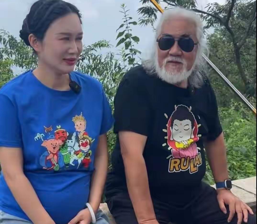 不让你找男助理，就是不让你找，你以为我傻啊！
我已经垂垂老矣，而你还娇滴滴的貌美