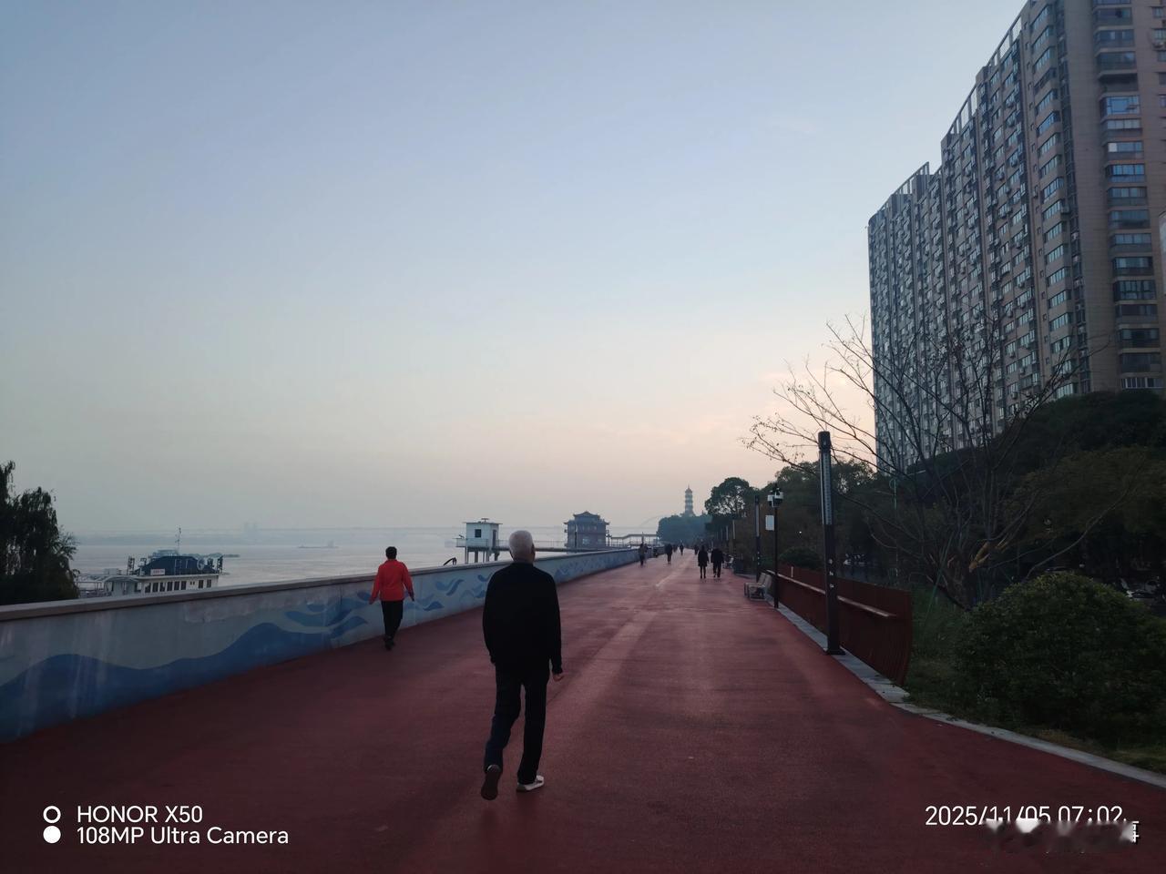 如何评价《哪吒2》获金鸡奖《哪吒2》大家喜欢