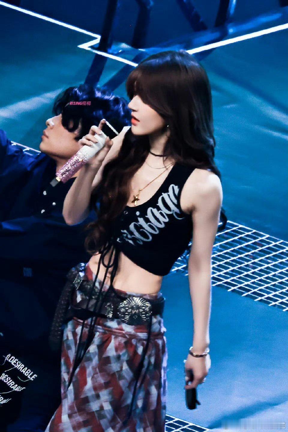 赵露思王鹤棣双人合作舞台啥时候可以合作一下现偶剧 好期待 