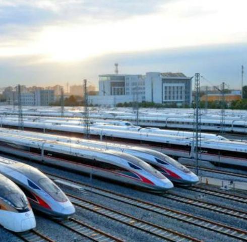 根据人民网、央广网等官方媒体报道，为应对2026年暑运客流高峰，中国铁路成都局集