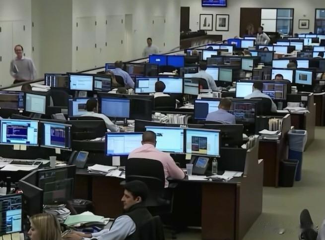 伊朗这两步棋震慑力十足，美国气得直跳脚。美国远涉重洋打到伊朗家门口，但伊朗占尽地