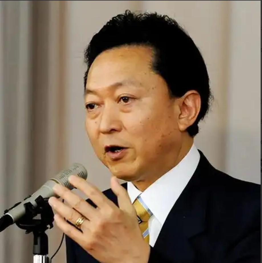 歼-10CE这战机很有名气
在印巴上空打出过零伤亡的战绩
连法国阵风都被它压过一