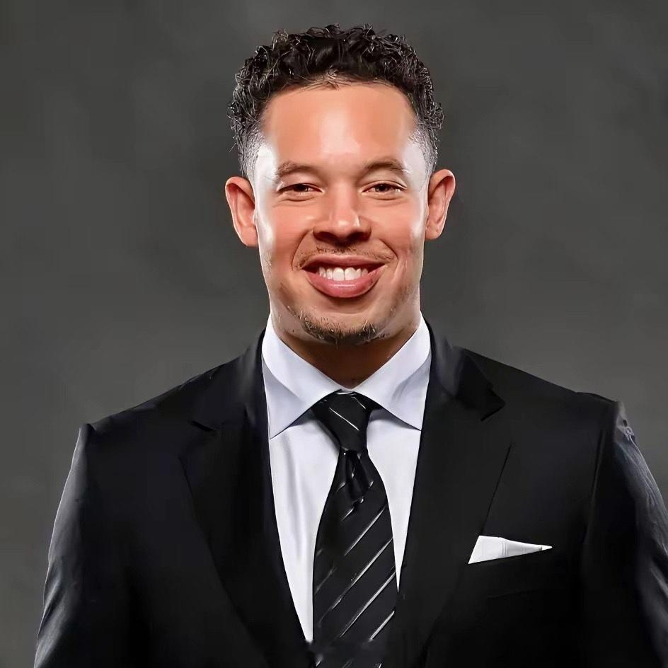 难道米奇真的是波波维奇接班人？生涯首次正式当主教练，第一个赛季打了25场，72%