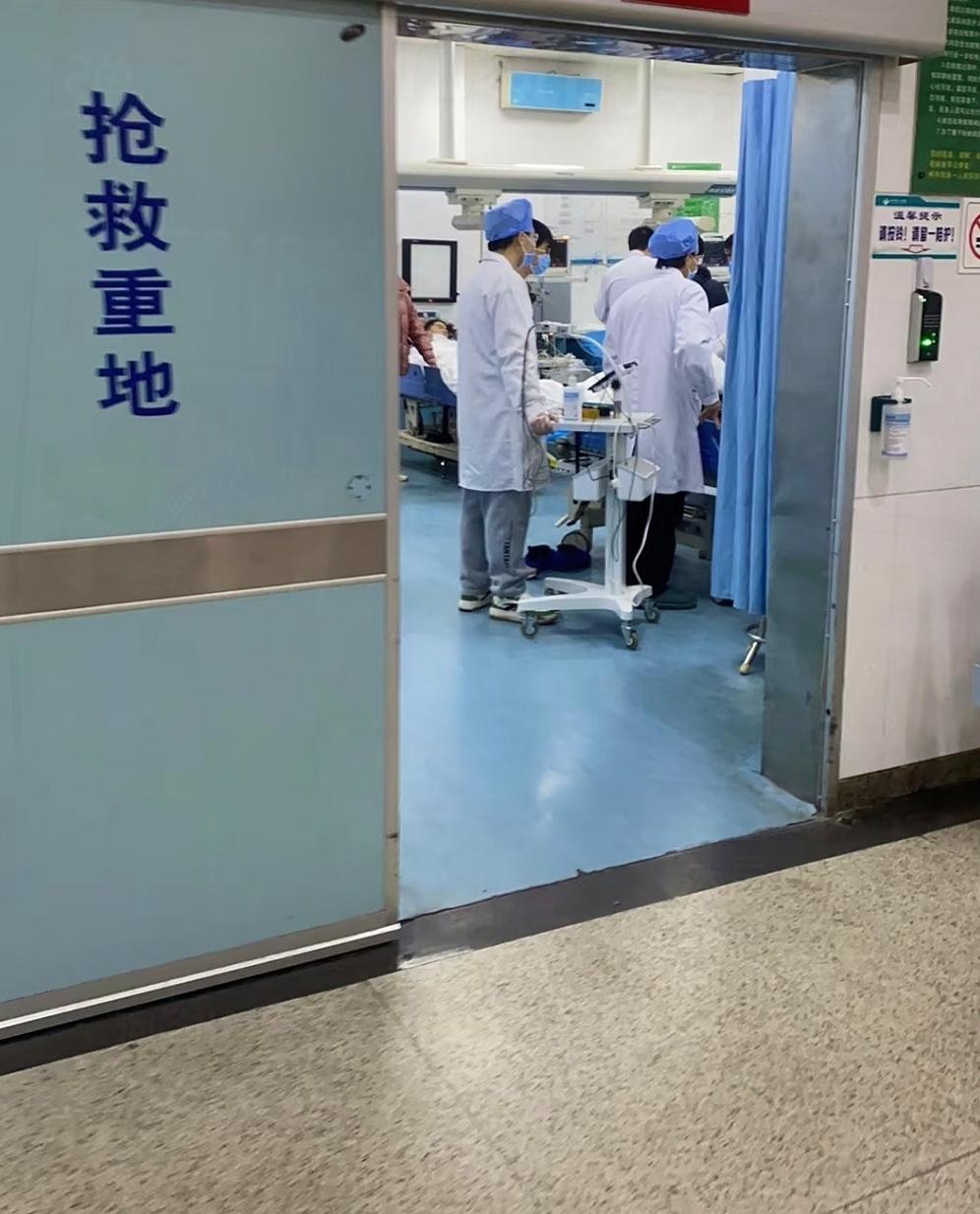 大家发现没，
只要一个人突然得病死了
医生会问家属一个问题
他平时有什么不良嗜好