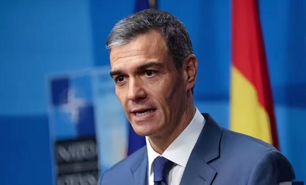 不再只是口头表达，西班牙对美国动手了。

当地时间3月30号，西班牙政府直接放话