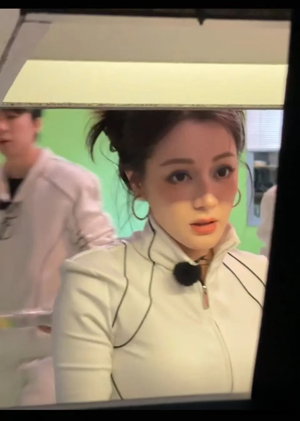 懂得尊重别人，也尊重自己的心声，学会调整，遇见困难了，多想想，没什么大不了;遇见