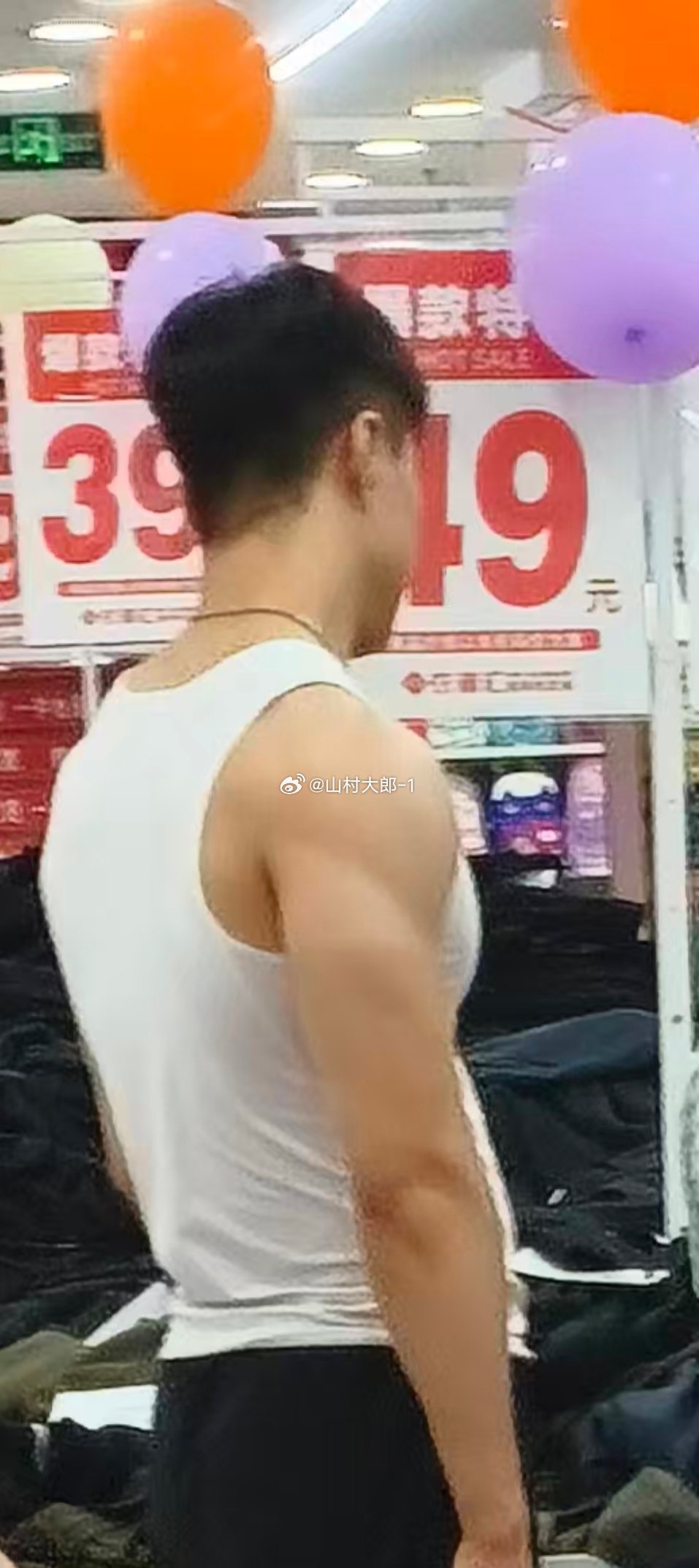 原来真有人穿什么都好看身材好的不穿衣服都觉得好看[打call]（不包括我） ​​