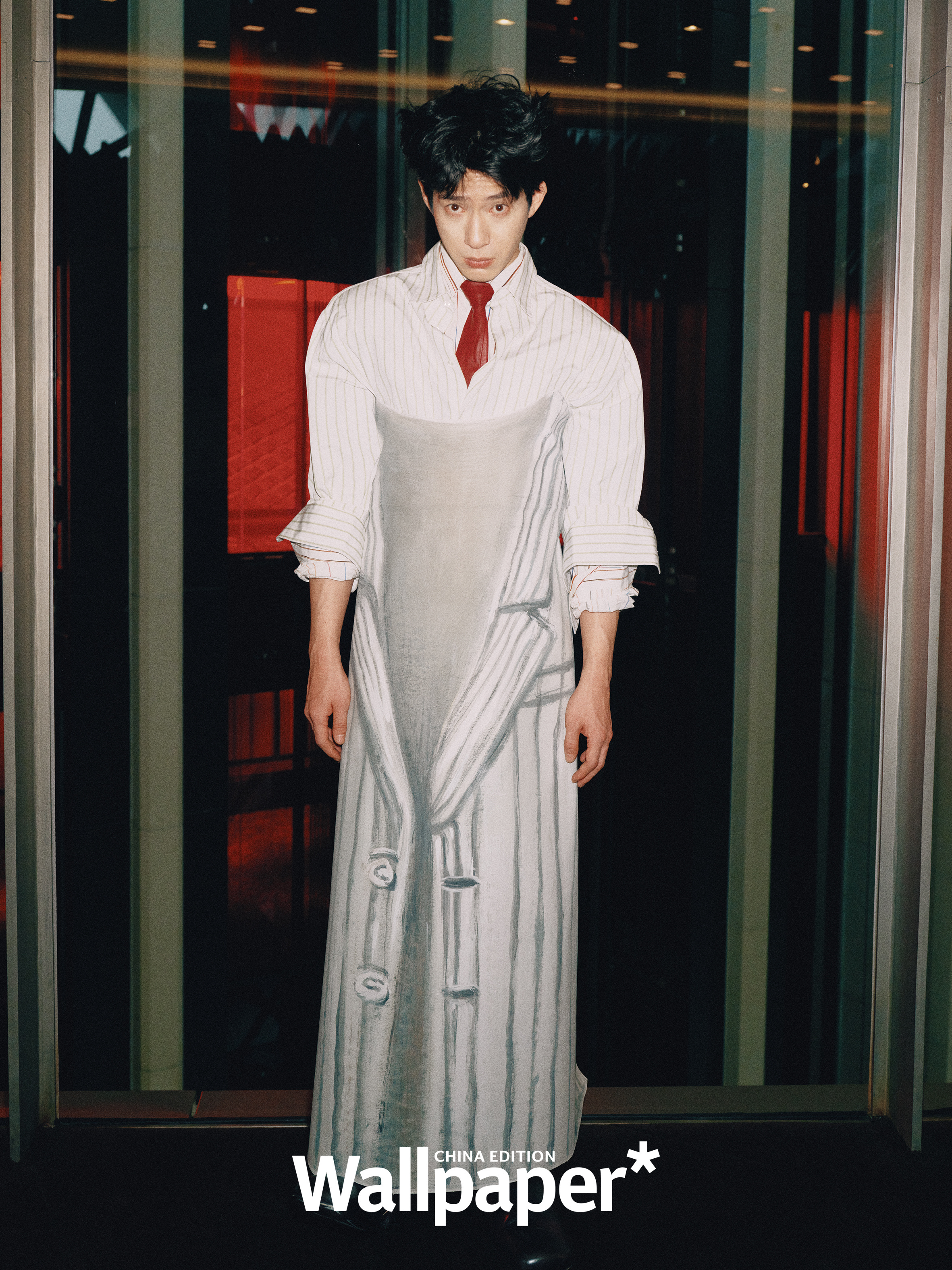 四登 Wallpaper ，出任新濠天地全球品牌大使后封面版图再下一城 ！井柏然