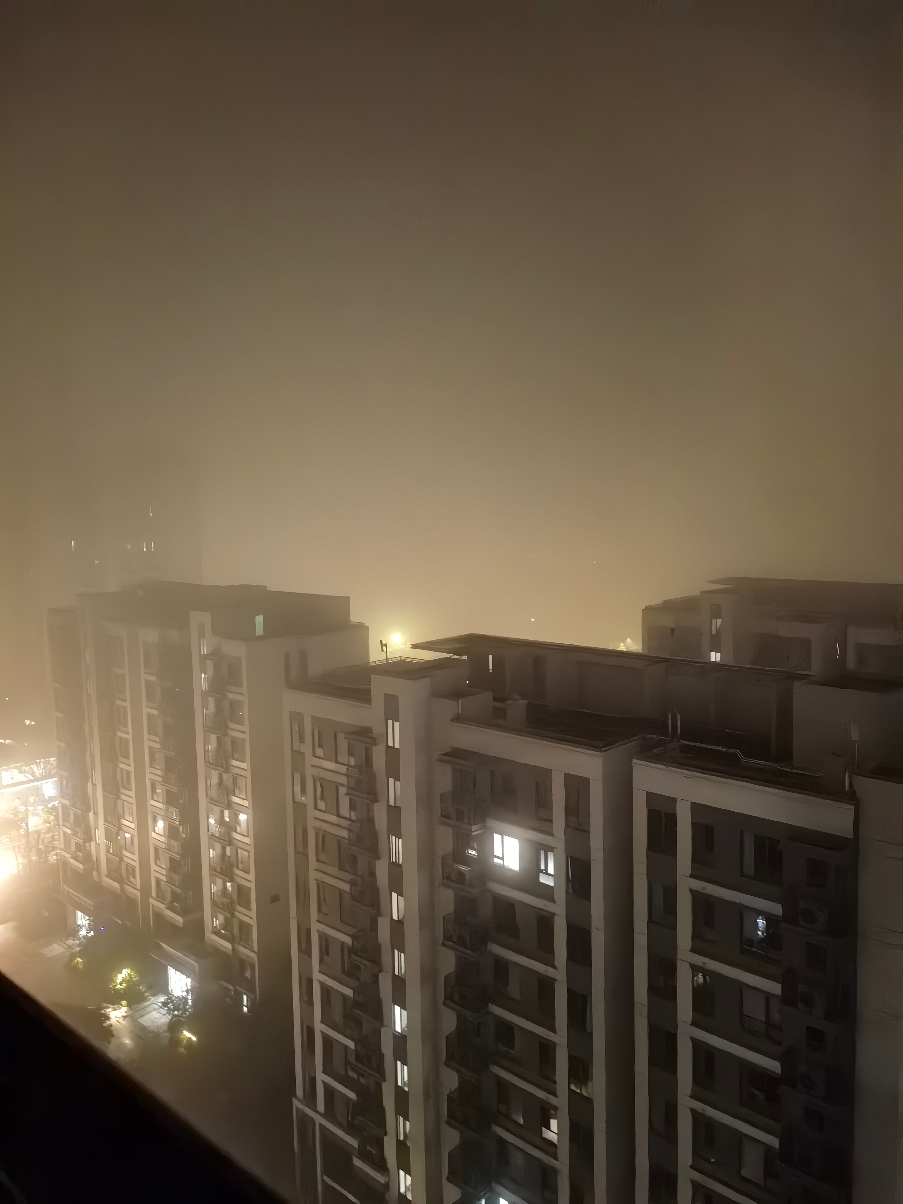 ？世界末日了 