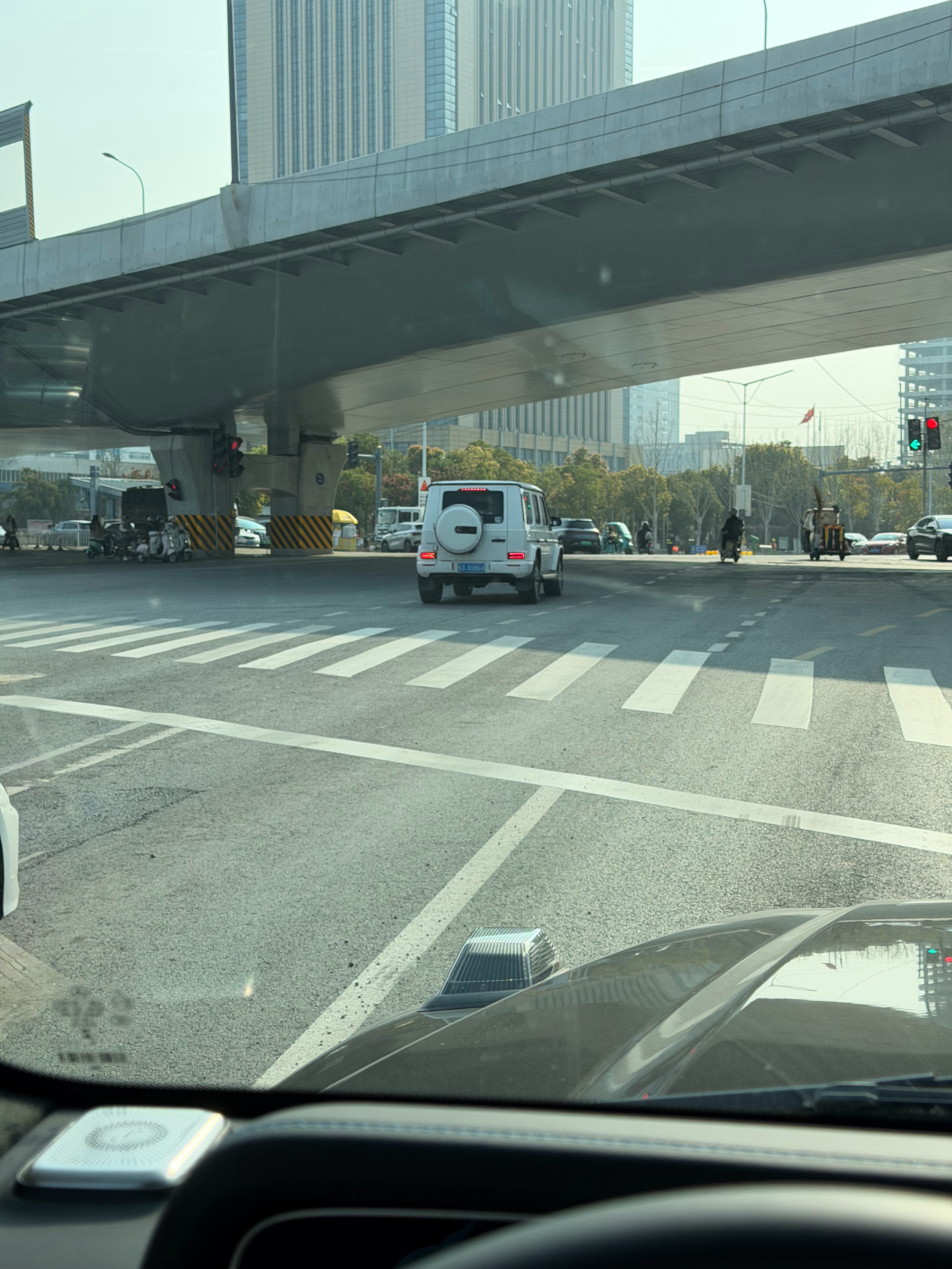 周末加班，出去试一款很火的家用SUV应该十多万的首选了可以说，只不过没想到竟然还