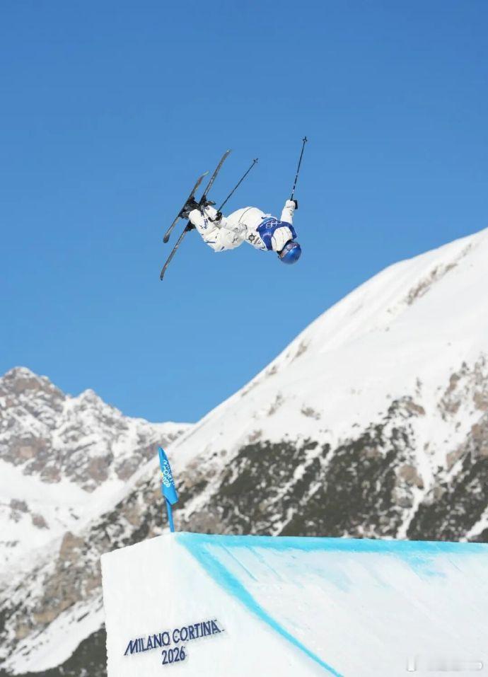 苏翊鸣谷爱凌对失利的同一种回答 以前弱项现在也能争奖牌，全面开花嘛 