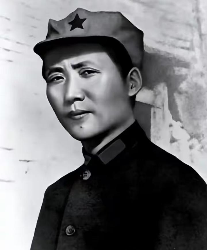 长征刚到陕北，毛主席为何下令：非党员，一律入党？藏着绝境大智慧。
 
两万五千里