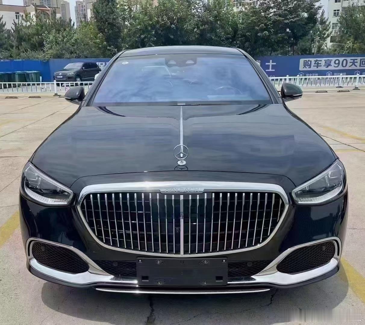 迈巴赫S580 黑游艇蓝，现车全新+高定专属内饰组件#每日说车[超话]# ​​​