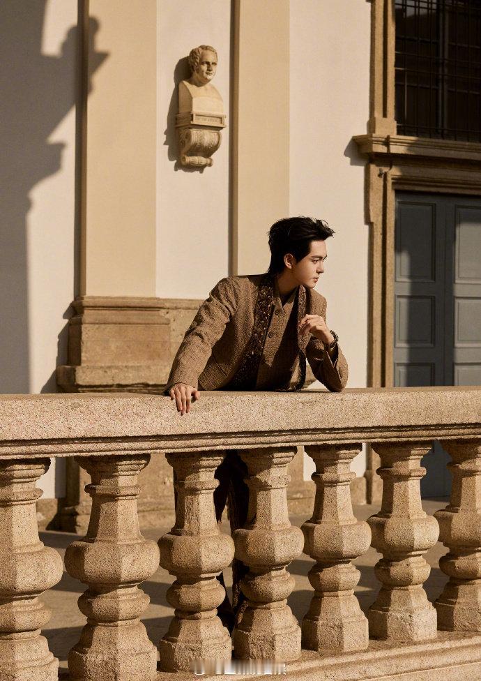 曾舜晞你出个国帅成啥样了 曾舜晞这次米兰之旅太充实了，状态在线又帅气加倍，本来以