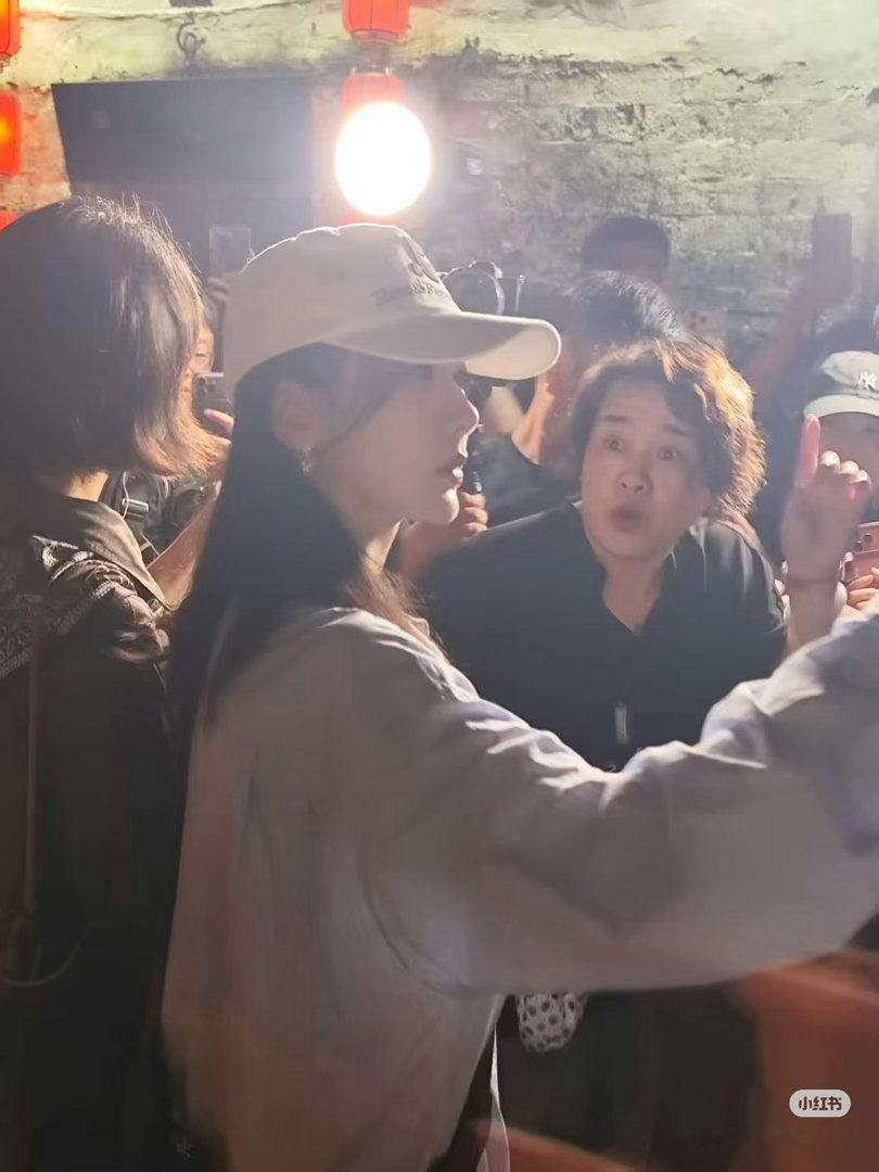 我看到杨紫be like  ⬇️杨紫李祯 好可爱的阿姨 家业广告