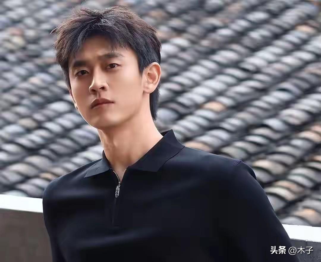 2026年最让人惊喜的男演员，居然是出道10年查无此人的王天辰！
 
前阵子还在