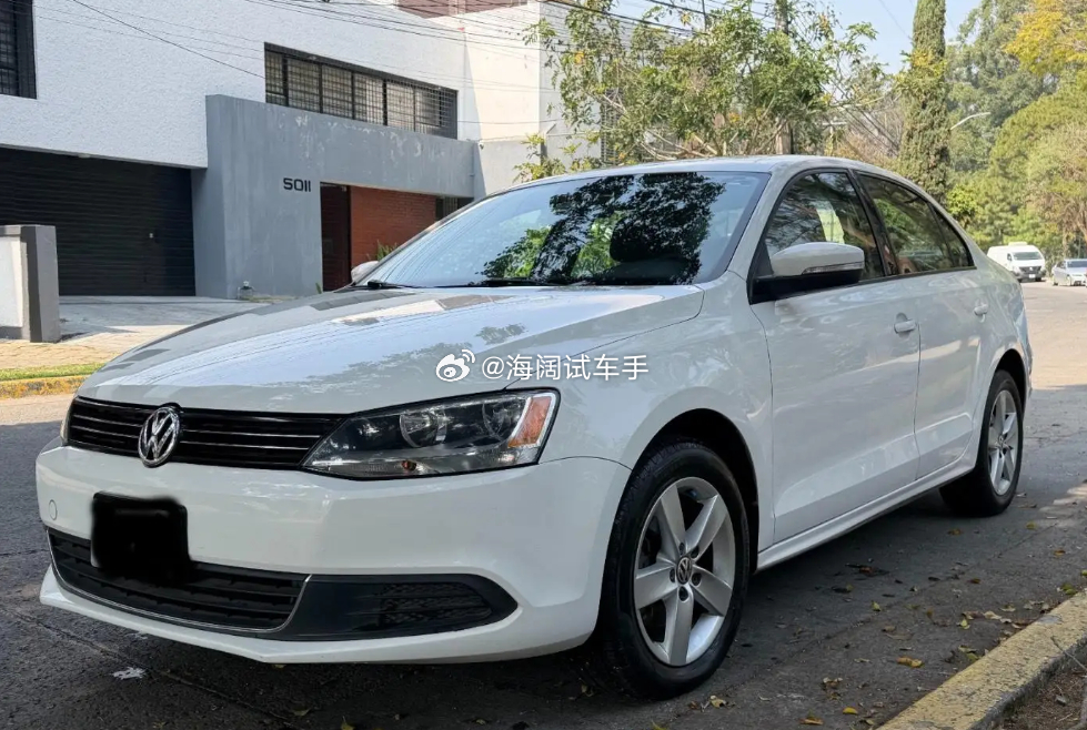 速腾5缸版，这是2011年在墨西哥上的牌，2.5升170马力汽油机，手动挡，说是