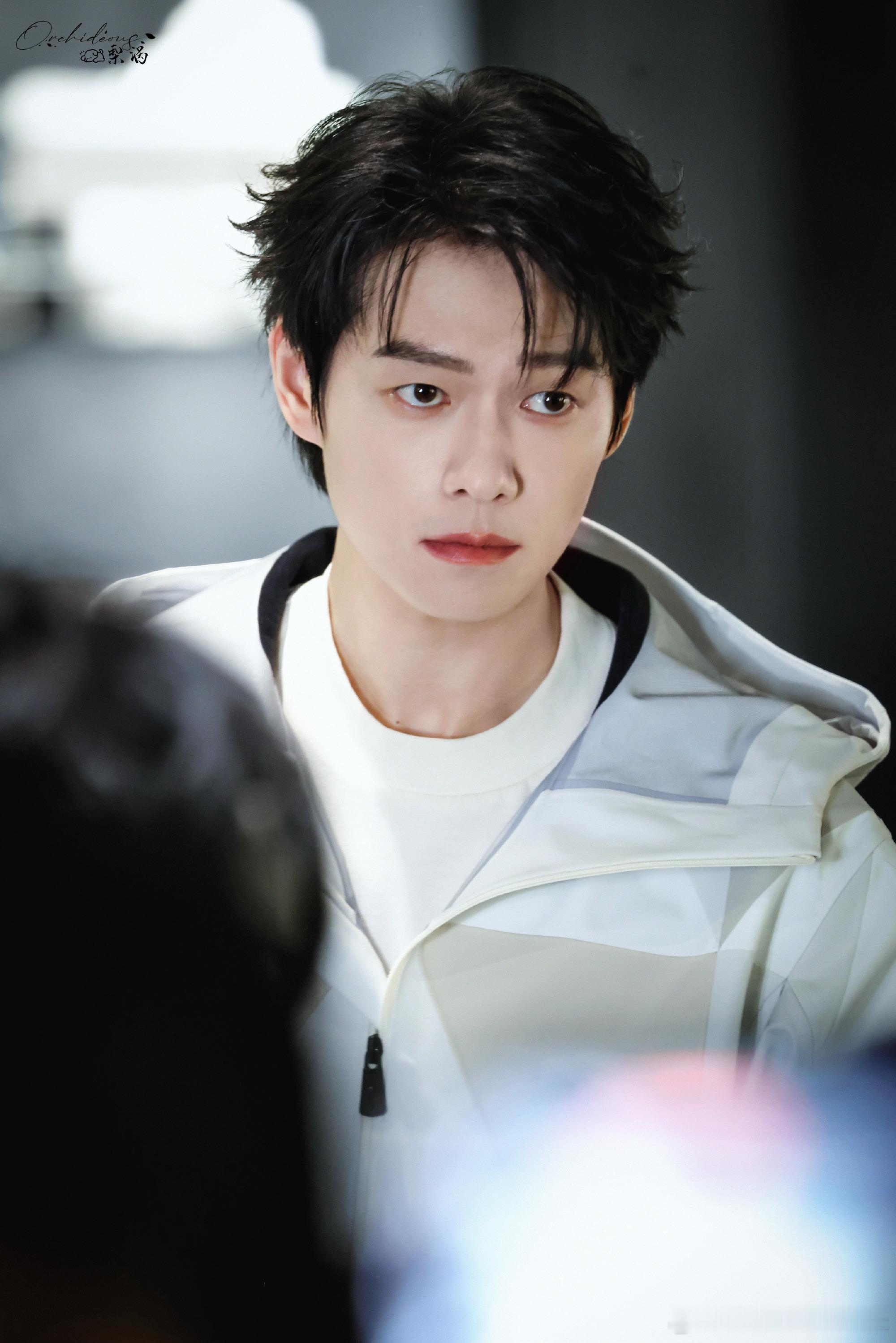 李现19年韩商言那时候人气顶？还是魏大勋孟宴臣那时候人气顶？魏大勋李现 李现，当