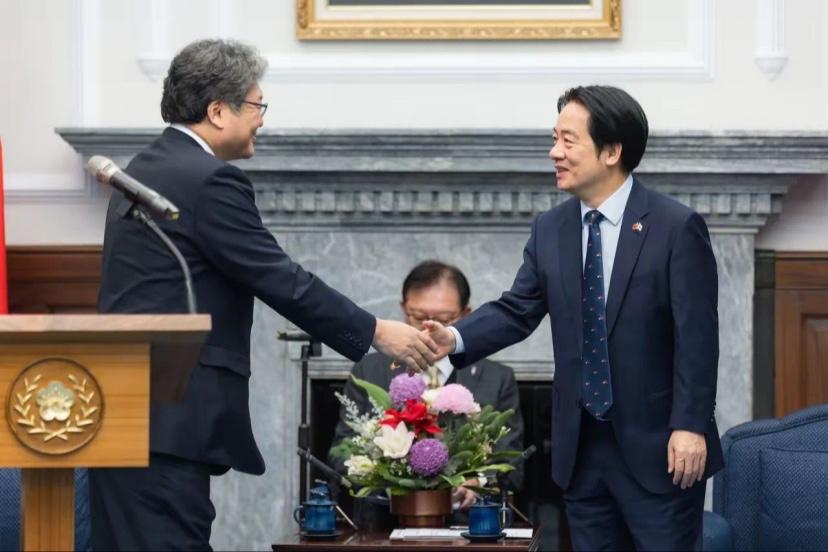 很明显！日本是打算要硬刚到底了。
21日又派出官员明目张胆地窜访台湾，再次碰触一