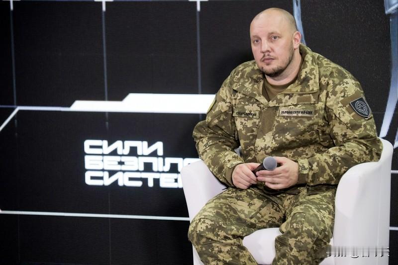 《乌军上校神操作？晒作战地图遭俄军精准打击！》
🤯乌军上校把作战计划地图晒网上