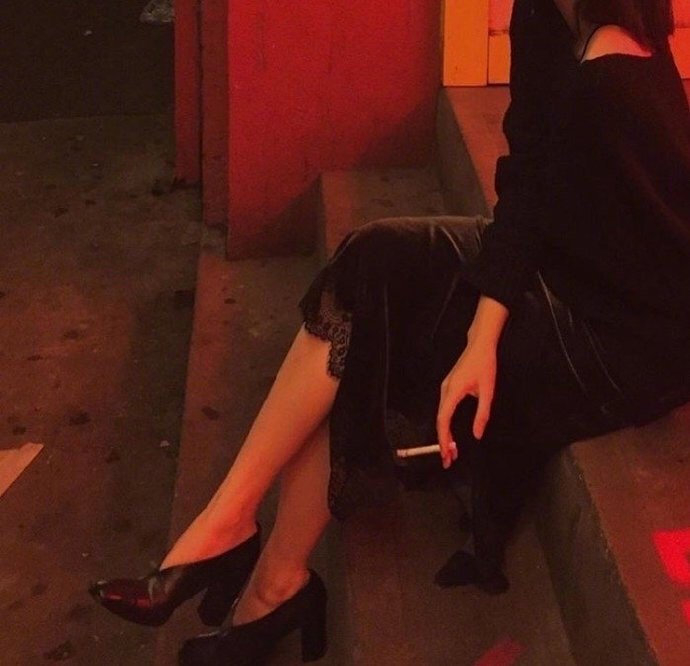 “ 就算分手也应该好好告别 这是对这段感情最起码得尊重 别再敷衍和冷暴力了 看到