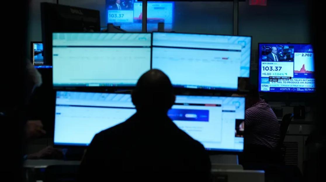 【动手了，美国启动调查“内线交易”】

美国金融监管机构启动“内线交易”调查，那