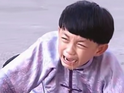 真的太可怕了朋友们..昨天晚上梦见无泪赵鹭鸶邀请我去做婚纱照侧拍，但是我忘记带相