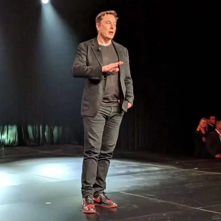 马斯克：𝕏是新闻的新模型。 “我们在𝕏平台上所做的是，利用人工智能...